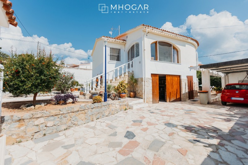 Calpe-Casa hermosa con vistas al mar y Peñón de Ifach a la venta
